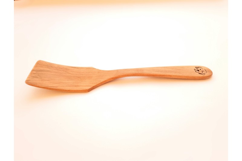 Frying pan spatula with laser cut image